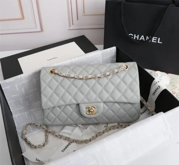 1-4-11 Chanel Classic Flap Bag 25 Gray