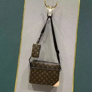 Louis Vuitton Monogram Unisex